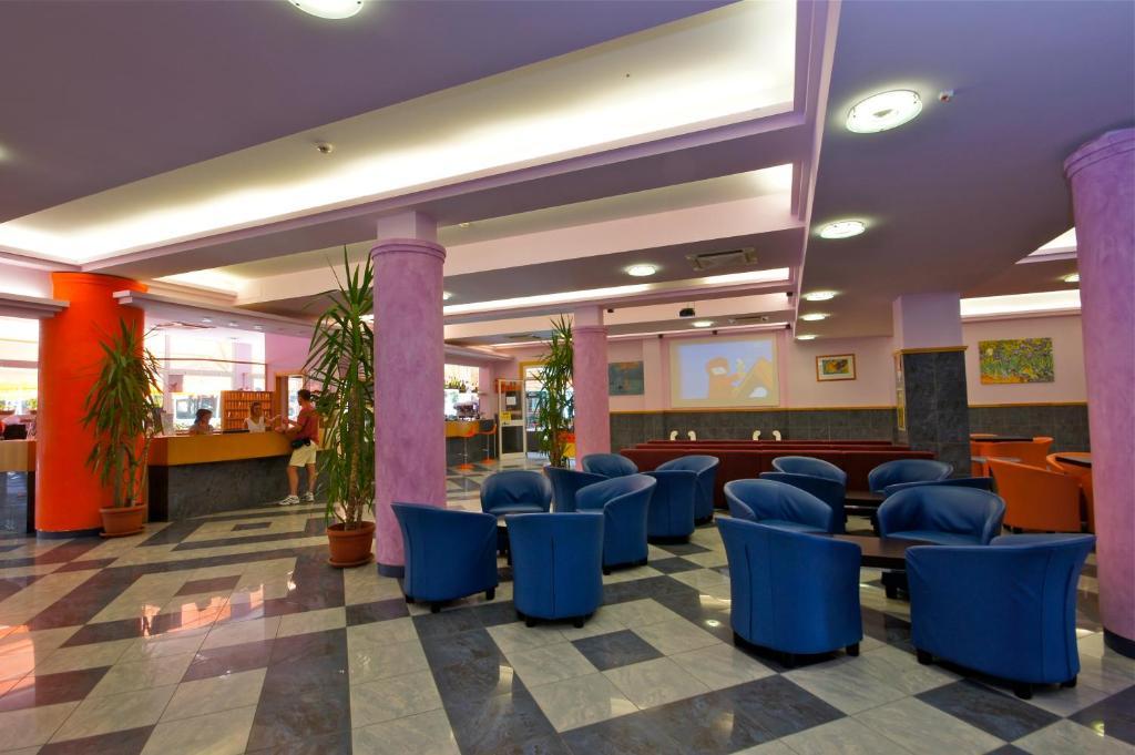 Hotel Serenissima Village Чезенатико Экстерьер фото